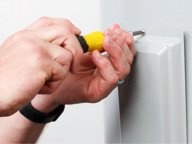 Closing electrical panel door