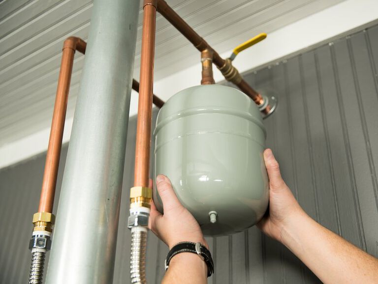 Thermal expansion tank installation Thermal expansion tank installation