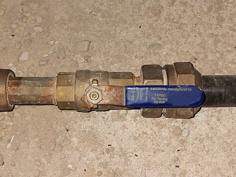Water main shutoff valve